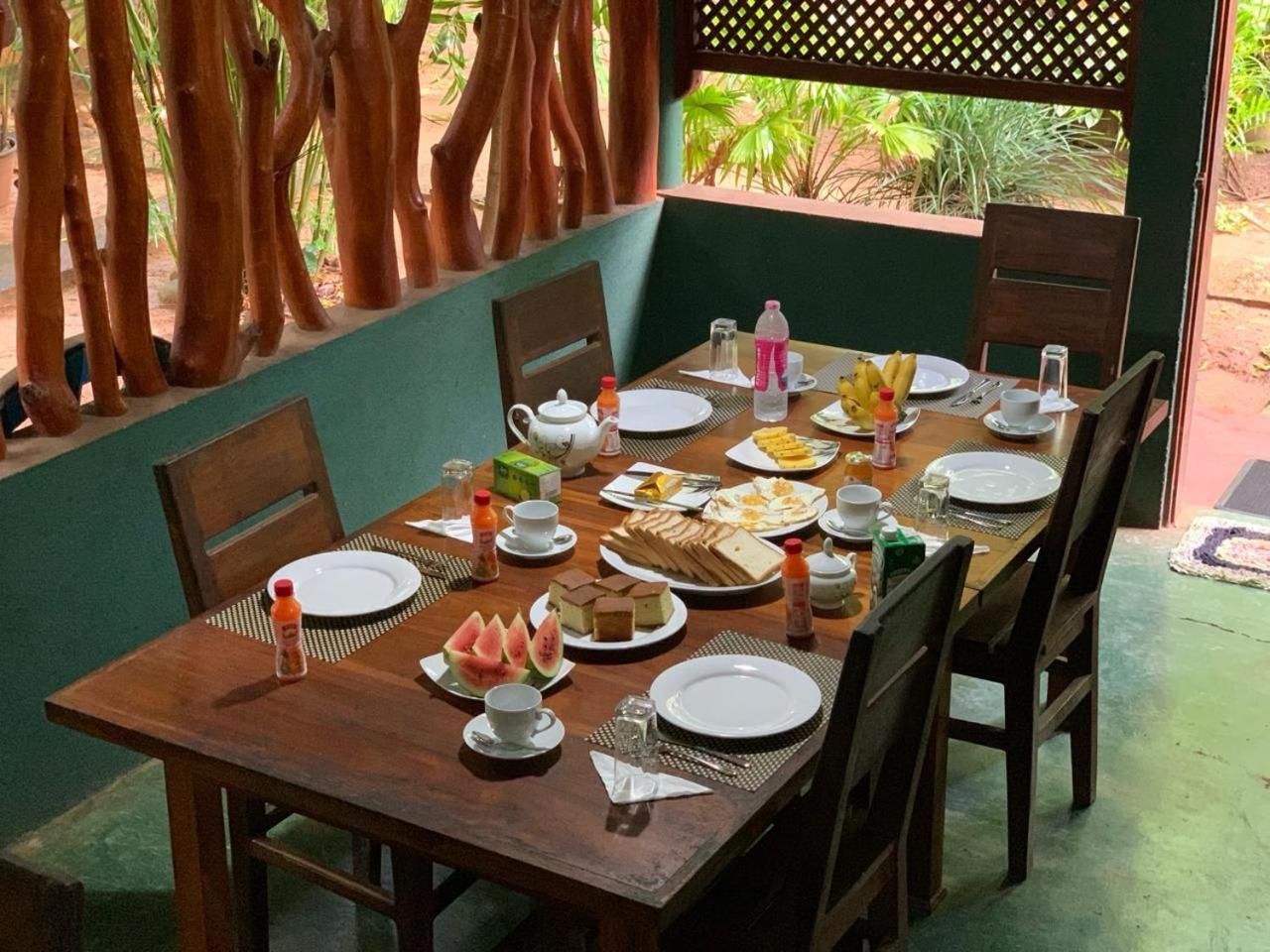 Walawa Blue Sapphire Hotel Udawalawe Bagian luar foto