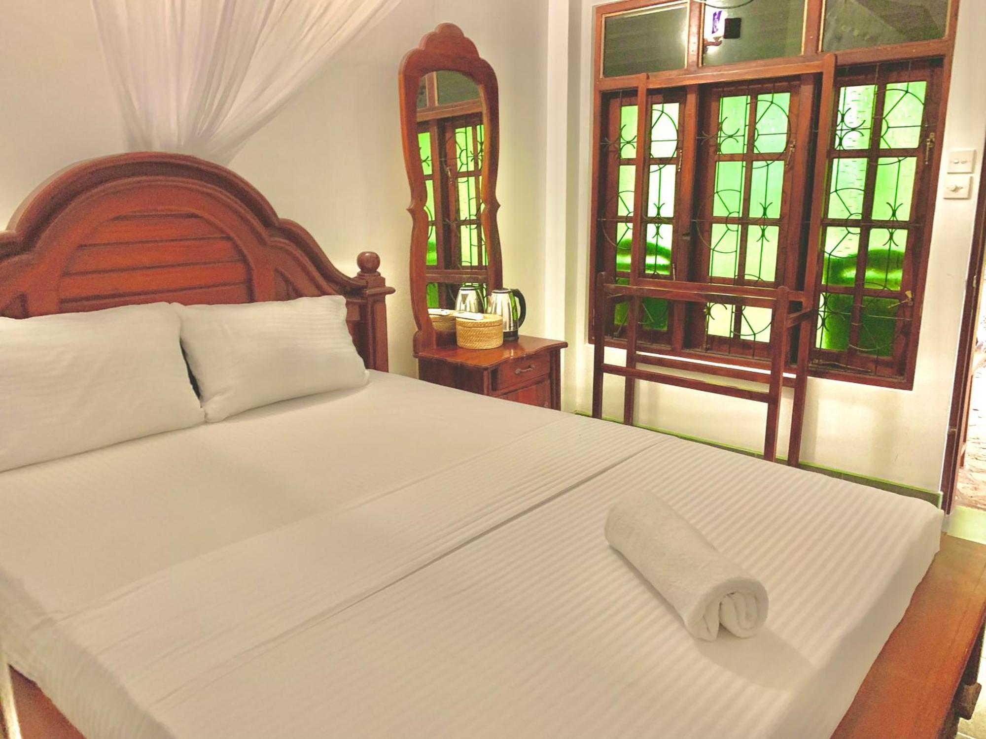 Walawa Blue Sapphire Hotel Udawalawe Bagian luar foto