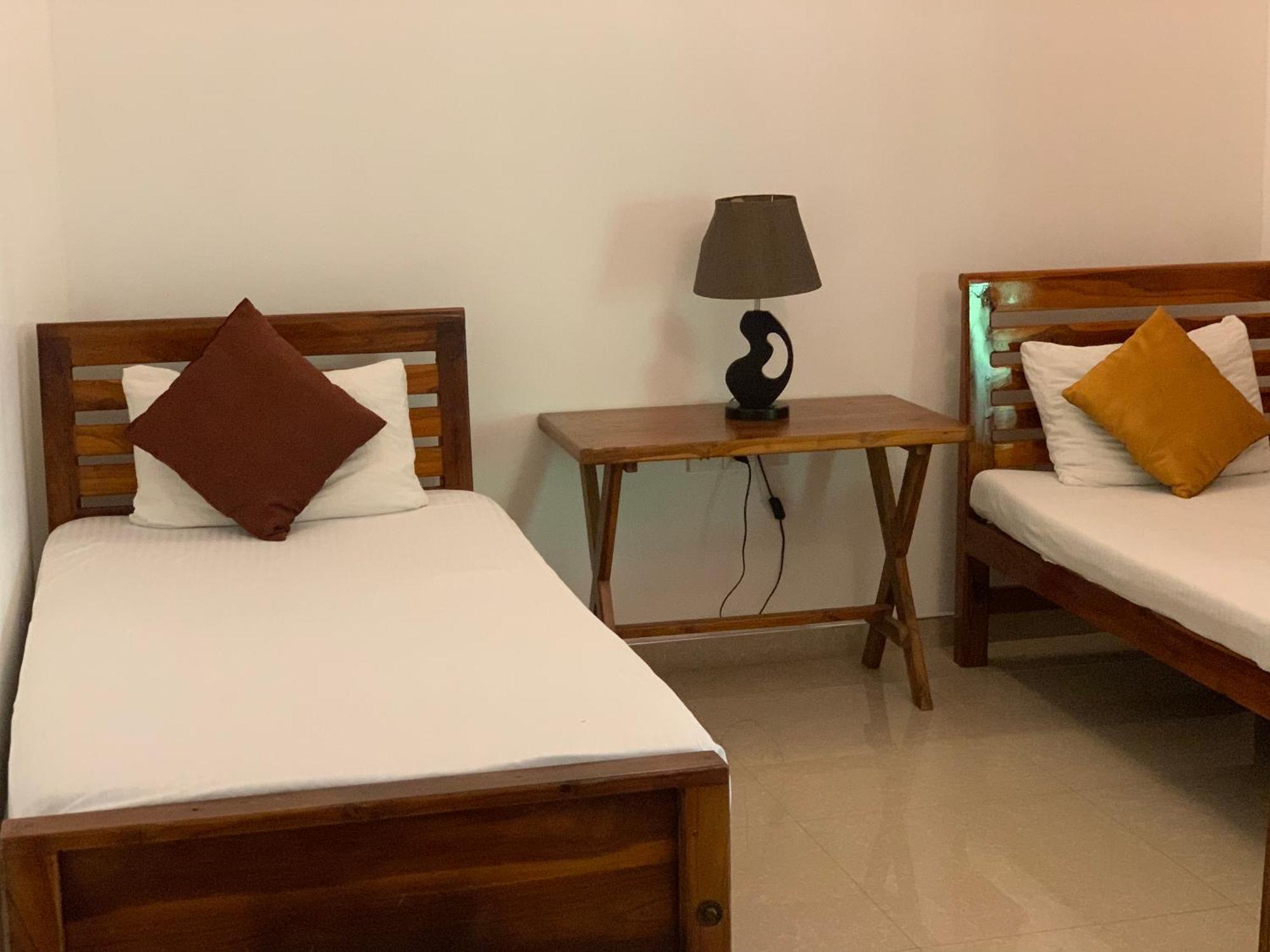 Walawa Blue Sapphire Hotel Udawalawe Bagian luar foto