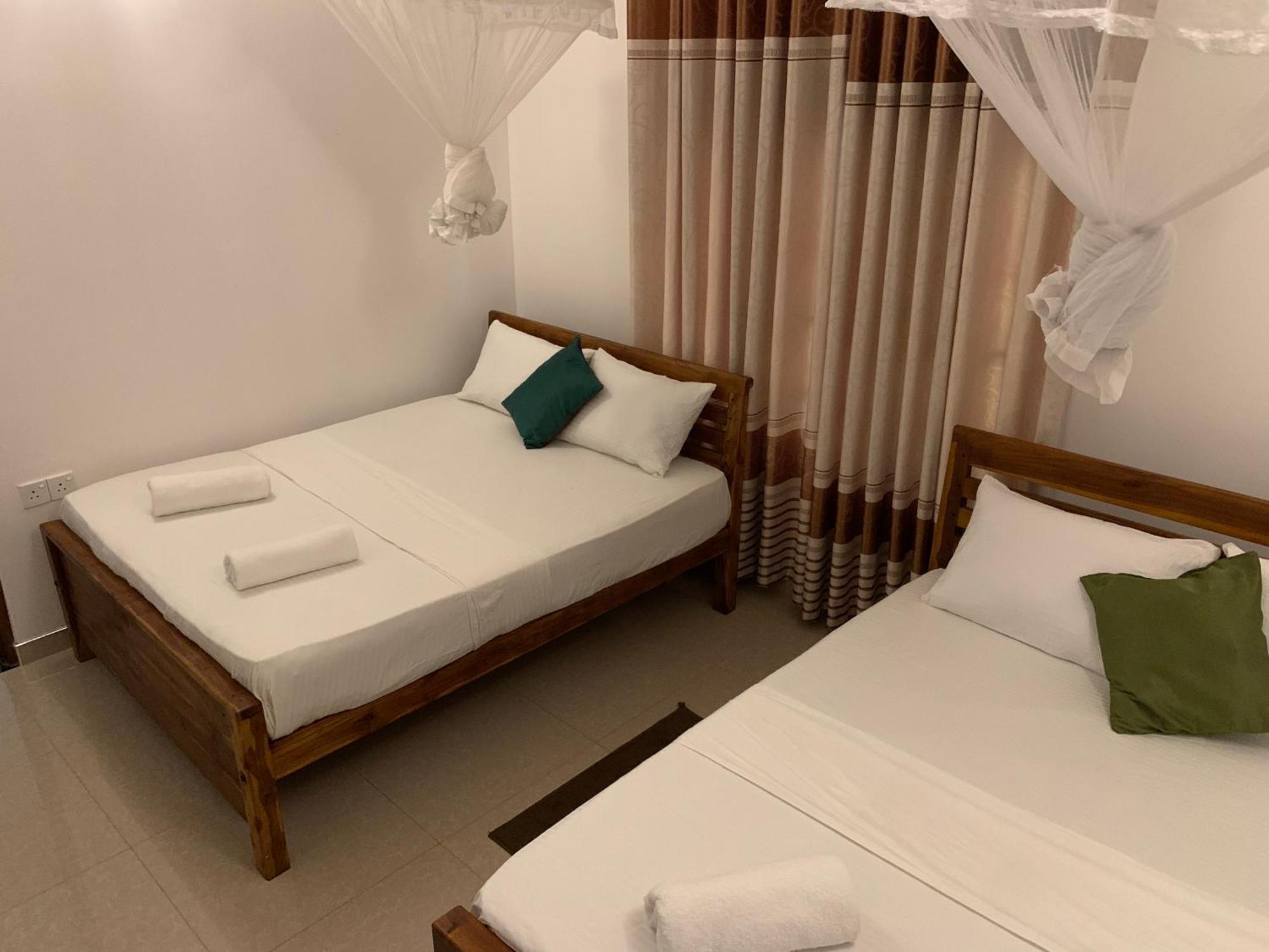 Walawa Blue Sapphire Hotel Udawalawe Bagian luar foto