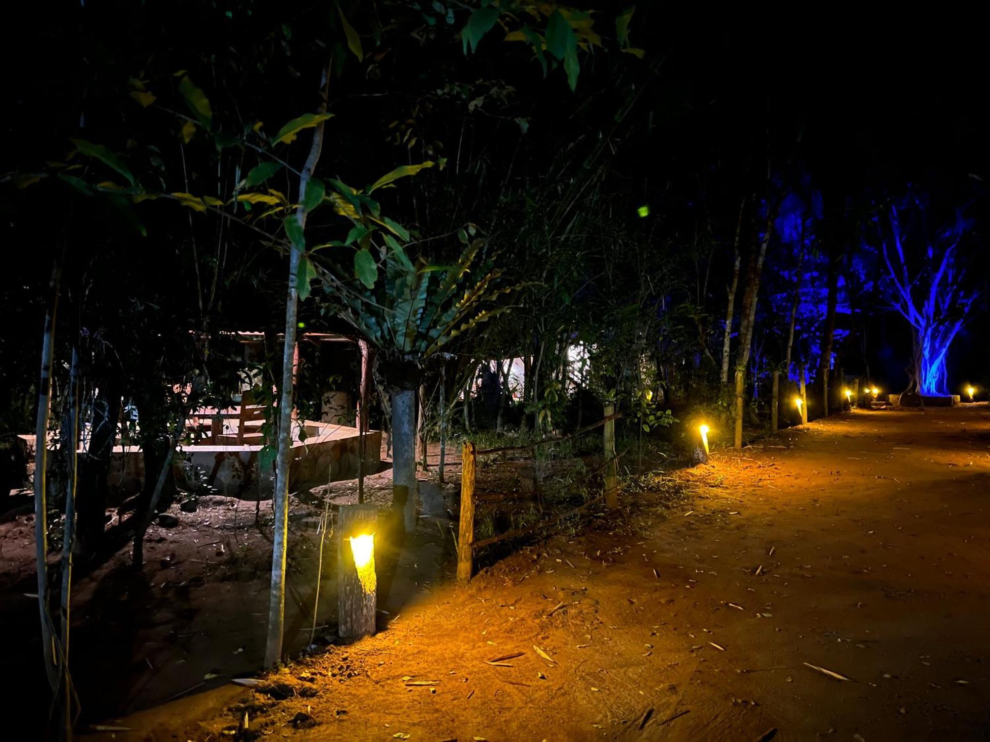 Walawa Blue Sapphire Hotel Udawalawe Bagian luar foto